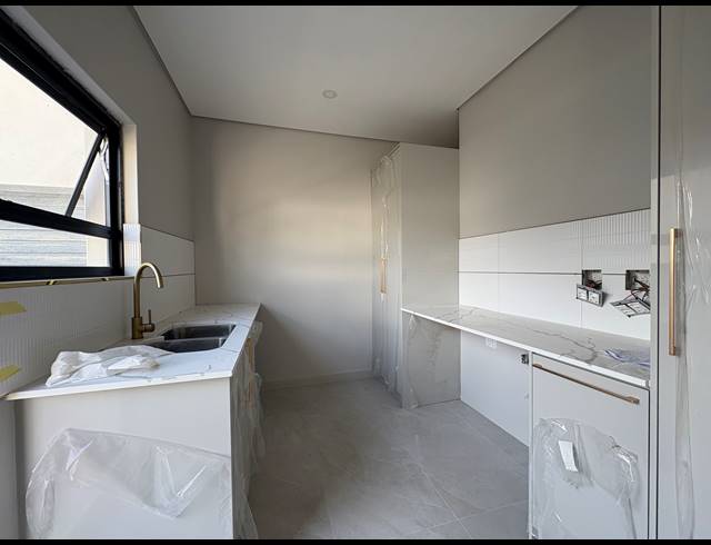 4 BEDROOM HOUSE FOR SALE IN SANDOWN